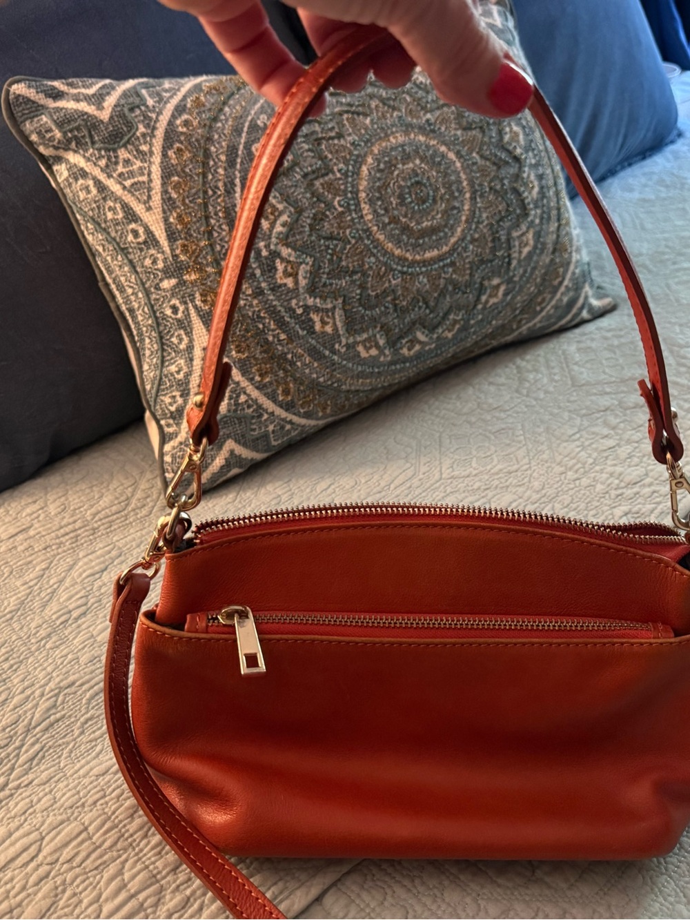Divina Firenze Italian Women’s Leather bag with Shoulder and crossbody strap!